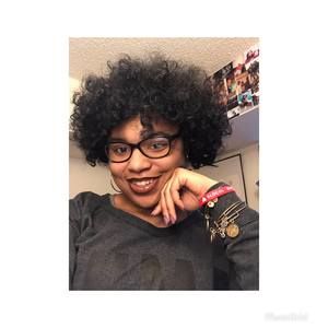 Meet your Posher, Alicia